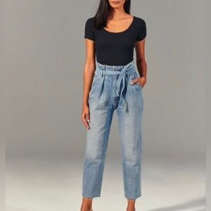 Abercrombie and Fitch Mom Jean Paperbag Waist Size 27